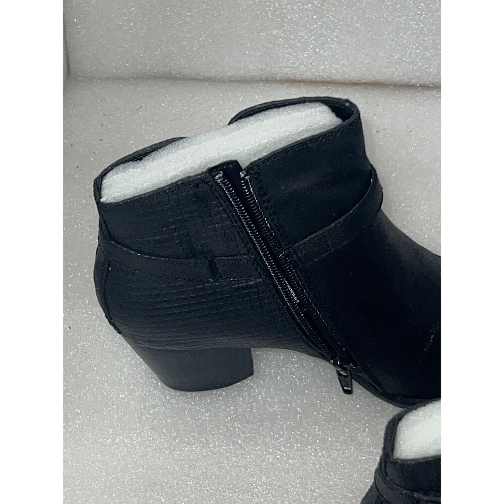 Baretraps Rylen Blk Textured Ankle Booties Boot  Zipper Chunky Heel size 6 1/2 M - Picture 5 of 8
